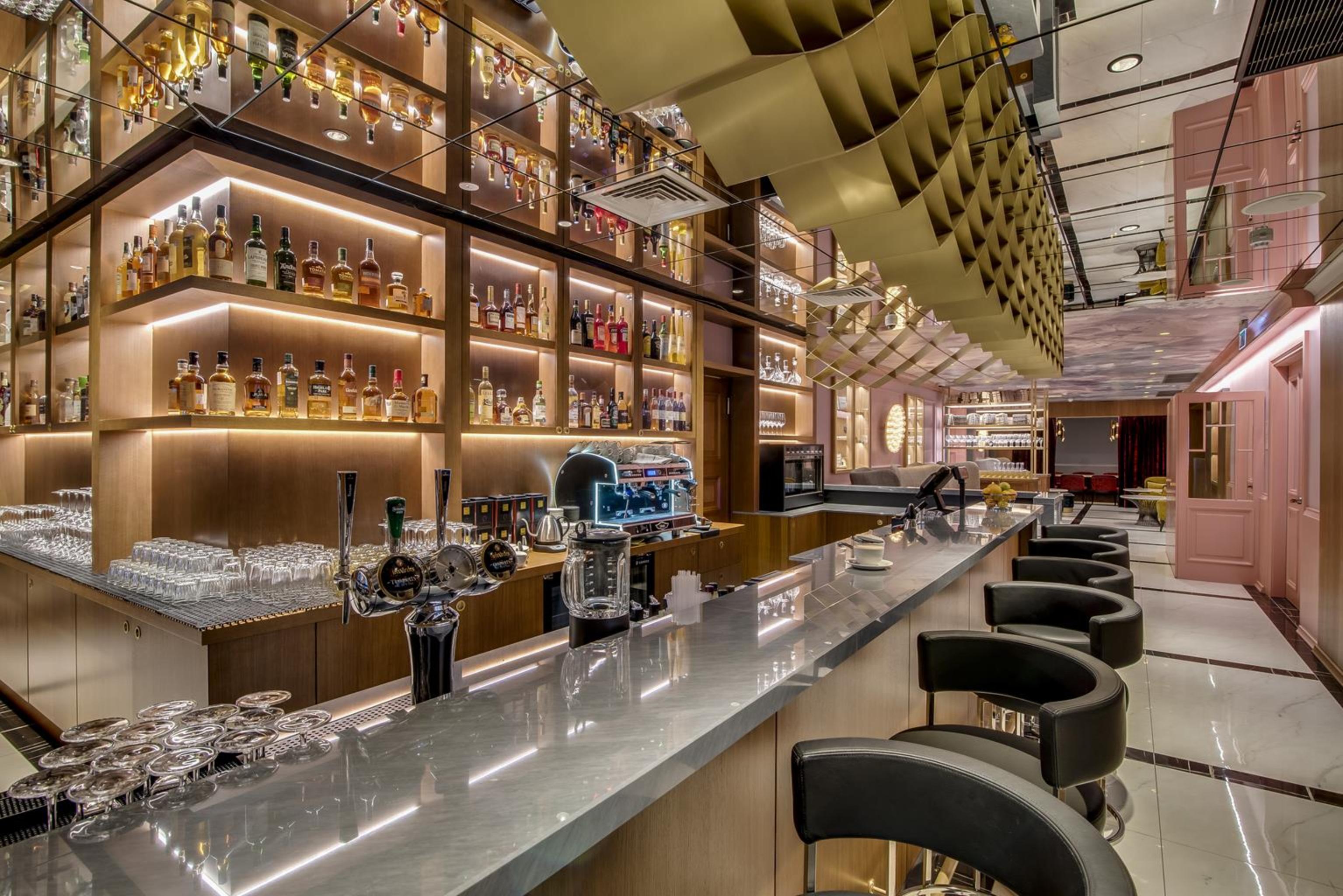 그랜드 포트 바이 세마라 호텔 리가 외부 사진 The bar at the 1907